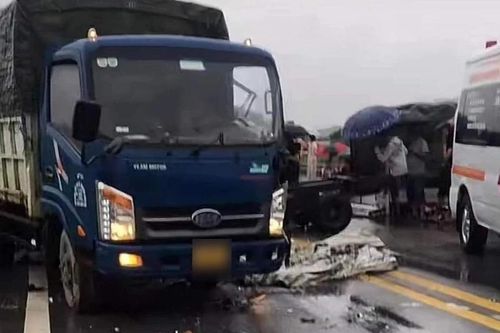 Tai nạn liên hoàn trên cao tốc Nội Bài - Lào Cai, 2 người thương vong