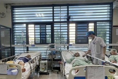 Co giật nguy kịch sau khi uống rượu ngâm rễ cây