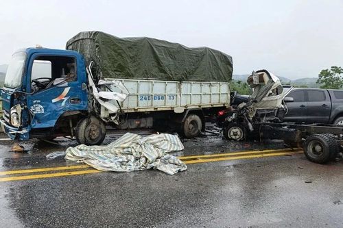 Ba ôtô vụ tai nạn liên hoàn cao tốc Nội Bài-Lào Cai có còn hạn đăng kiểm?