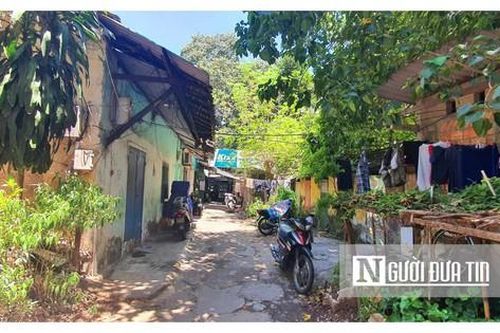 Khu tập thể dột nát nằm trên đất 'vàng' ở Huế