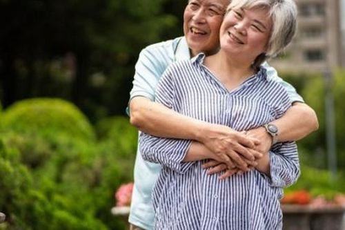 Chồng trúng số trăm tỷ nhờ biển số xe của vợ