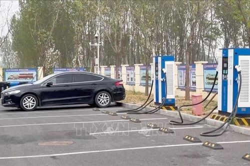 Trung Quốc xây dựng hệ thống trạm sạc ô tô trên khắp cả nước