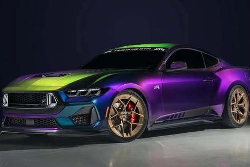 Ford Mustang có màu sơn khác nhau theo từng góc nhìn