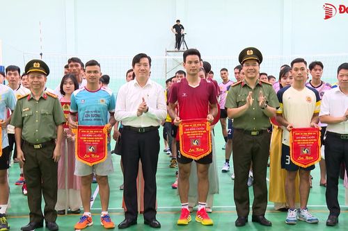 Khai mạc Giải bóng chuyền nam Công an Đồng Nai năm 2024