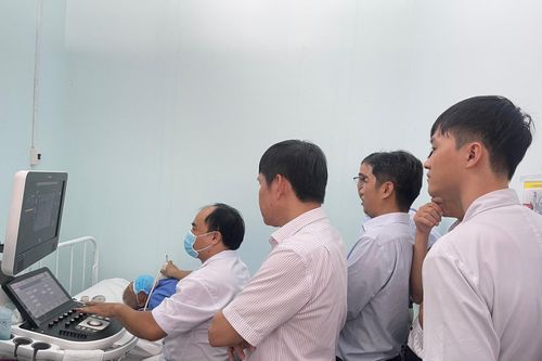 Đốt sóng cao tần điều trị bướu tuyến giáp: Bảo vệ tối ưu sức khỏe người bệnh