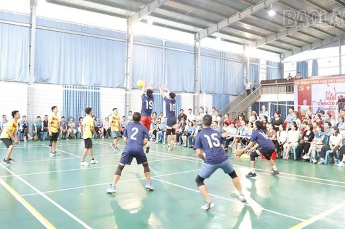 Hơn 200 vận động viên tham gia Giải bóng chuyền hơi công nhân, viên chức, người lao động thị xã Sa Pa