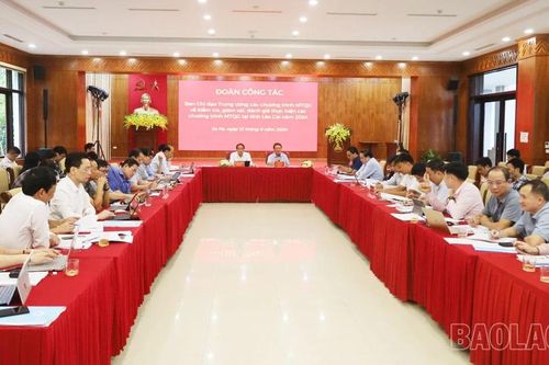Bộ trưởng, Chủ nhiệm Ủy ban Dân tộc Hầu A Lềnh làm việc với tỉnh Lào Cai về việc thực hiện các chương trình MTQG