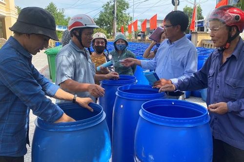 Bàn giao thiết bị, vật tư vệ sinh môi trường
