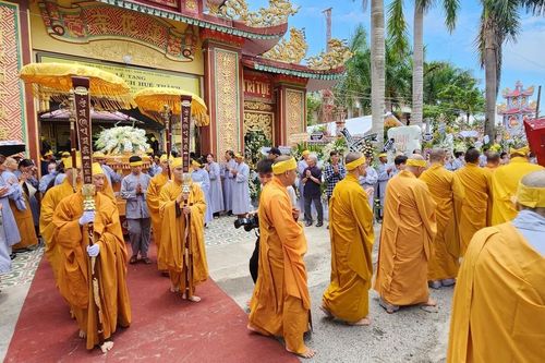 Lễ truy niệm, phụng tống kim quan Hòa thượng Thích Huệ Thành nhập bảo tháp tại chùa Liên Hoa