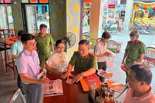 Quận 1: Các cơ sở kinh doanh ký cam kết thực hiện đúng các quy định pháp luật