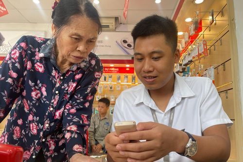 Người già vẫn có thể dùng điện thoại 'cục gạch' chạy băng tần 4G