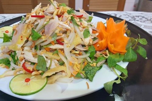 Cách làm thịt gà xé trộn chua ngọt đơn giản