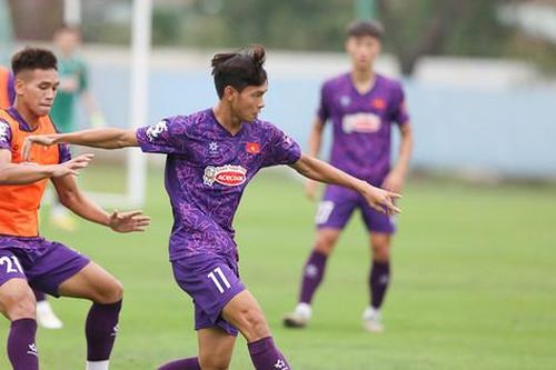 HLV Kim Sang Sik rà soát, đánh giá lực lượng đội tuyển U22 Việt Nam