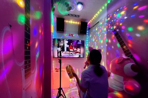 Khi Karaoke đội lốt music box