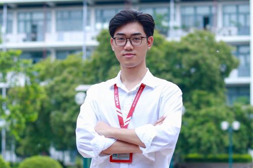Nam sinh Bách khoa giành huy chương Tin học văn phòng thế giới