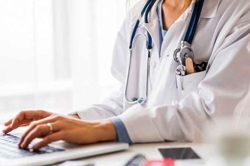Tốt nghiệp bác sĩ ở nước ngoài, xin cấp chứng chỉ hành nghề thế nào?
