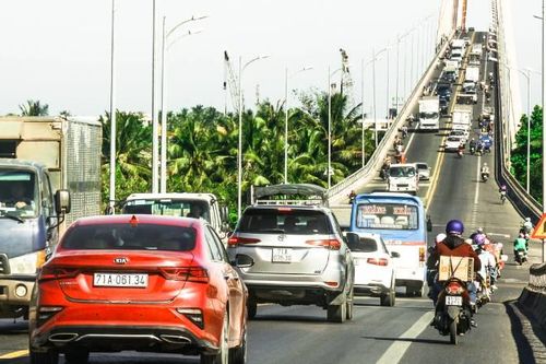 Cầu Rạch Miễu hạn chế phương tiện qua lại để thử tải
