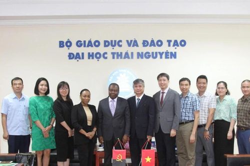 Đại sứ quán Cộng hòa Angola thăm và làm việc tại Đại học Thái Nguyên