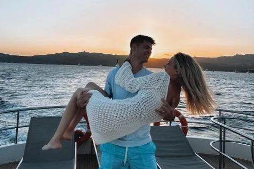 Chùm ảnh: Thủ quân Tây Ban Nha chia tay siêu mẫu nóng bỏng