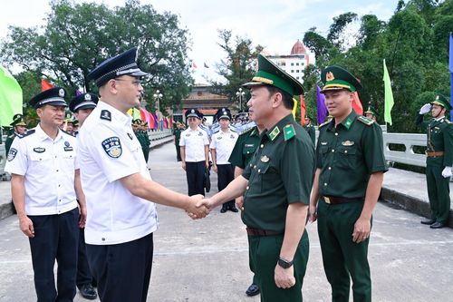 Kết thúc tốt đẹp chương trình Giao lưu sĩ quan trẻ BĐBP Việt Nam và cán bộ trẻ Quản lý Di dân Quốc gia Trung Quốc