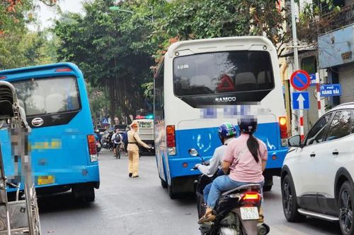 Chấn chỉnh hoạt động đón, trả khách du lịch trong phố cổ Hà Nội