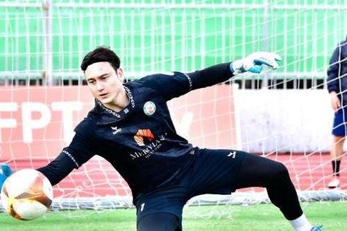 Thủ môn Văn Lâm trên đường rời Bình Định, cập bến đội bóng hạng dưới