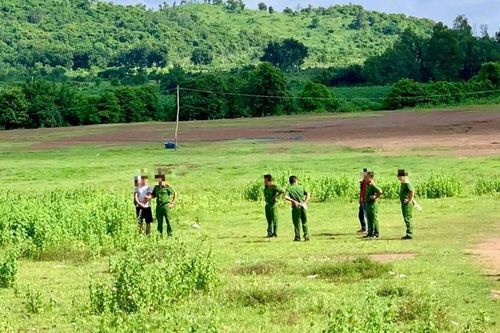 Đi thăm người yêu giữa đêm, cô gái bị tài xế xe tải chặn đường hiếp dâm