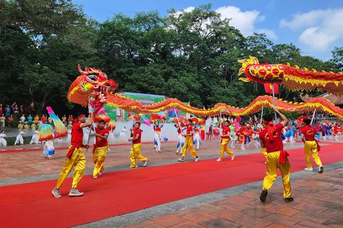 Xây dựng con người Thanh Hóa phát triển toàn diện