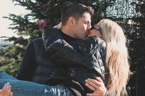 Morata và vợ đẹp quá ngọt ngào, thông báo bỏ nhau gây chấn động