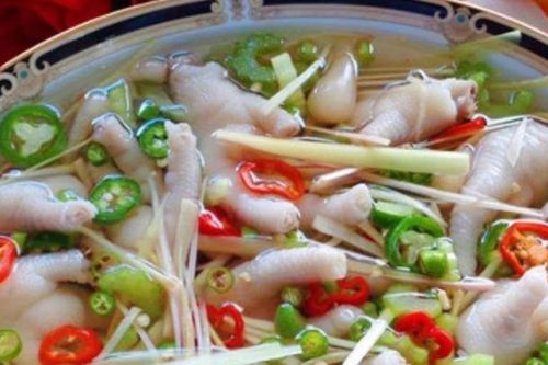 Cách rút xương chân gà và làm chân gà ngâm sả ớt ngon tuyệt