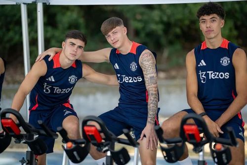 MU công bố đôn 2 sao trẻ lên đội 1 chơi ở Premier League