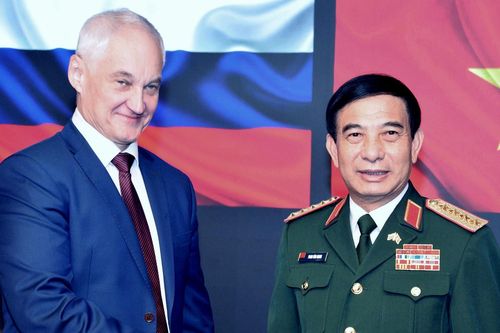 Bộ trưởng Quốc phòng Phan Văn Giang hội đàm với Bộ trưởng Quốc phòng Nga