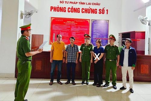 Tạm giữ kế toán phòng công chứng lừa đảo hàng tỉ đồng để 'chạy án'