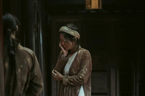 Cám dị dạng, bị đối xử bất công trong phim kinh dị cải biên cổ tích Tấm Cám