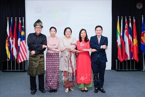 Các nước thành viên ASEAN tăng cường gắn kết nội khối