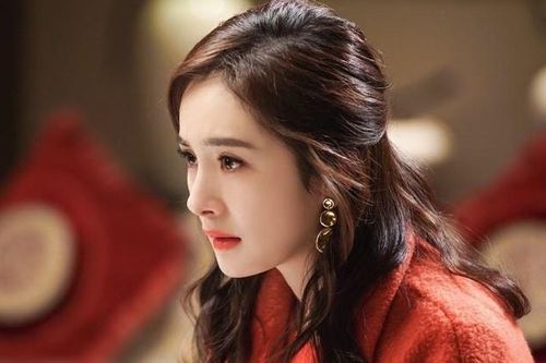 Mẹ chồng lên chăm cháu nhưng ngủ gật cả ngày, tôi trách móc rồi bật khóc khi xem camera