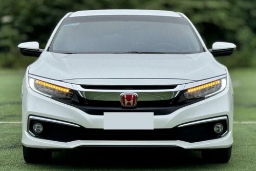 Honda Civic lăn bánh 4 năm lên sàn xe cũ với giá bất ngờ