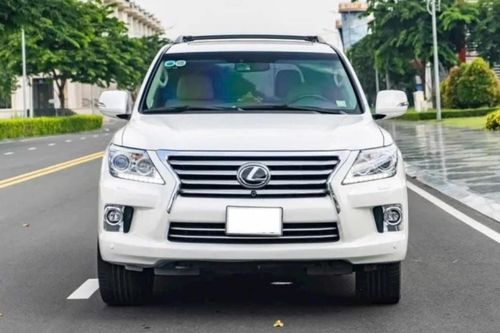 Lexus LX 570 trượt giá khó tin sau 1 thập kỷ sử dụng
