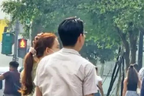 Bắt gặp nữ diễn viên đình đám một thời xuất hiện với chồng con