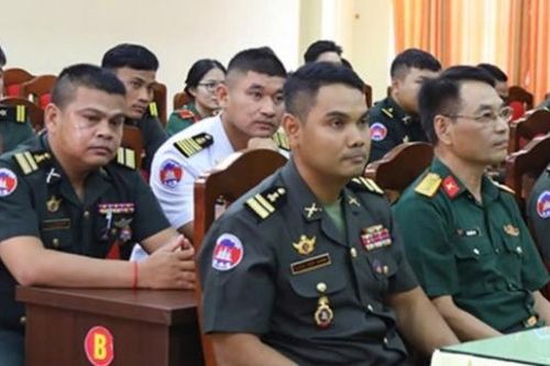 Cán bộ Quân đội Hoàng gia Campuchia được Việt Nam tập huấn công tác đối ngoại quốc phòng