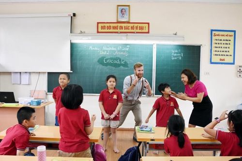 Góp ý về việc dạy và học bằng tiếng nước ngoài trong các cơ sở giáo dục