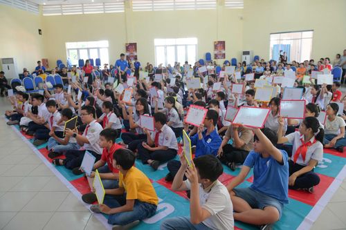 100 thí sinh tham gia thi rung chuông vàng tiếng Anh