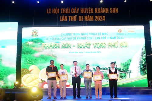 Hơn 18.000 lượt khách đến với Khánh Sơn trong dịp Lễ hội trái cây năm 2024