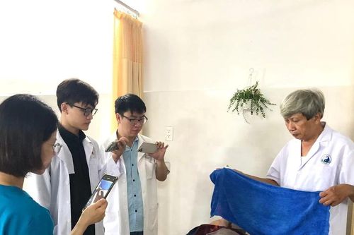 Bệnh viện Y học cổ truyền tỉnh tham gia tập huấn tiếp nhận chuyển giao phương pháp Hỏa long cứu