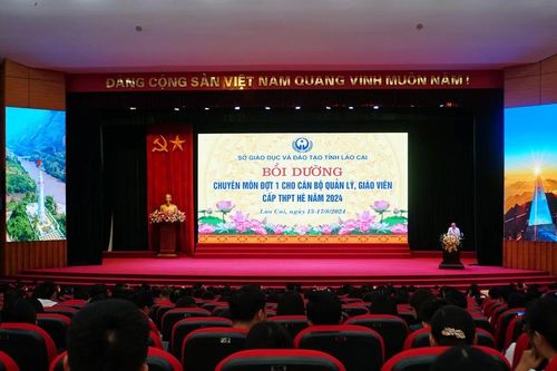 636 cán bộ quản lý, giáo viên cấp THPT được bồi dưỡng chuyên môn hè đợt 1