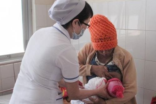 Chăm sóc sức khỏe đồng bào dân tộc thiểu số