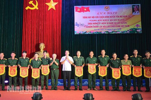 Liên hoan tiếng hát Cựu chiến binh huyện Yên Mô năm 2024