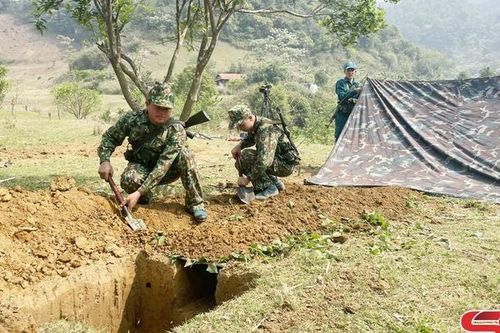 Cán bộ, chiến sĩ thường xuyên học tập và làm theo Bác