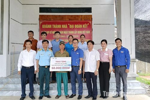 Quân chủng Phòng không - Không quân khánh thành nhà Đại đoàn kết tại xã Vinh Quang