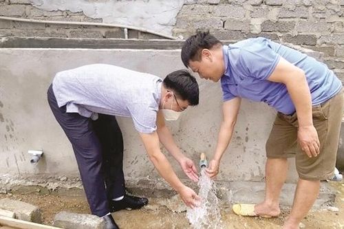 Để người dân vùng khó không thiếu nước sinh hoạt